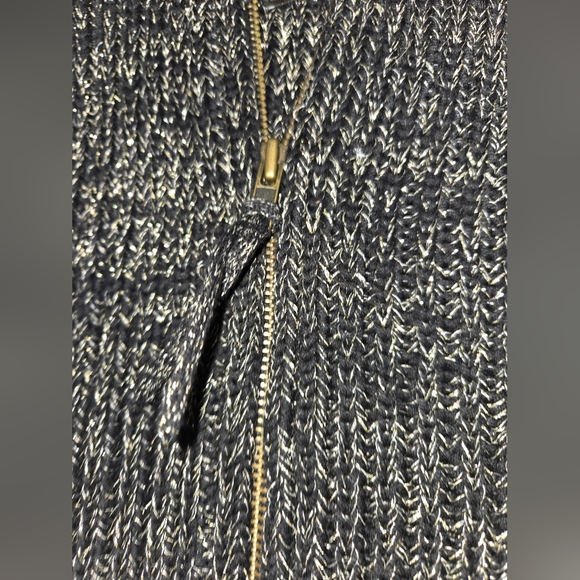 Moda International Black and Cream Sweater  EUC size M - Picture 4 of 9